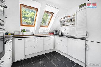 Prodej dvougeneračního rodinného domu, 190 m², Vaňov - 11