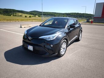 Toyota C-HR 1.8 Hybrid E-CVT rok 2021 - 11