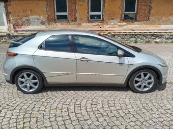 Prodám Honda Civic,1.8 benzín,103 kW,automat - 11