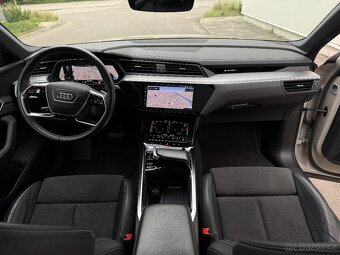 AUDI E-TRON 50 Quattro SUV S-line Black packet - 11