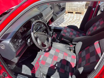 Volkswagen Golf - 11