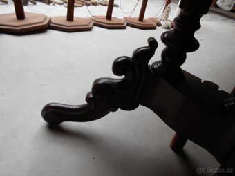 Velký rozkládací jídelní stůl - 11