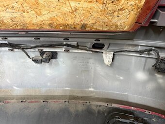 ZADNÍ NÁRAZNÍK ŠKODA OCTAVIA 2 SEDAN 9892 - 11