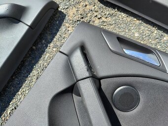 Tapeci, loketka, nářadí Golf VI - 11