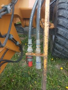 6t nakladač Case 321F vidle + 2lopaty (TP) - 11