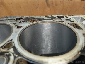 Zdraví spodek motoru Chrysler 2.7 - 11