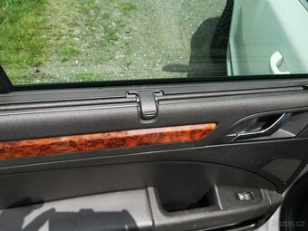 ŠKODA SUPERB 2.0TDi 125KW DSG SERVIS VÝBAVA - 11