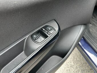 Opel Corsa E 1.4 benzín - 11
