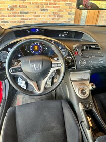 Honda Civic 1.8 i-VTEC AUTOMAT - 11