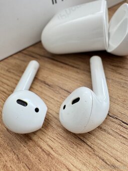 Iphone 11, 64 gb+ Airpods 1.generace - 11