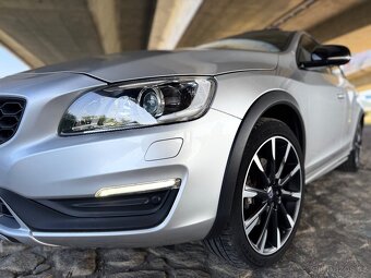 Volvo S60 D4 AWD Cross Country (5-válec) - 11