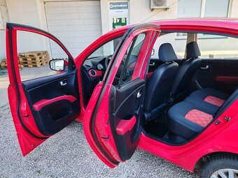 benzínový Hyundai i10  2009  klima - 11