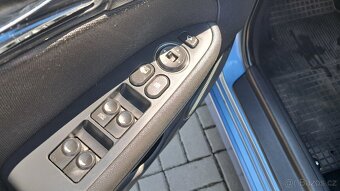 Hyundai i30, 1.6i / najeto 83 000 km 1.MAJITEL ČR - 11