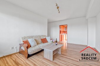 Pronájem bytu 2+1 s lodžií i balkonem, 60 m2, Žižkova, Karvi - 11
