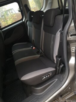 FIAT DOBLO R.V.2016 DIESEL 1.MAJITEL/ČR/5.MÍST/5DVEŘÍ - 11
