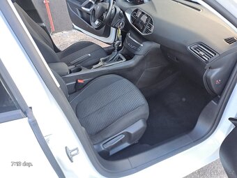 PEUGEOT 308 SW 1.2i 96kW combi, r.21 130000km ČR VELMI PĚKNÝ - 11