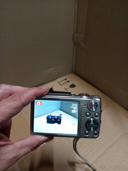 FUJIFILM.  FINEPIX  F80 EXR - 11