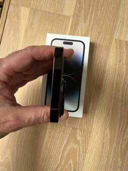 iPhone 14 Pro 256 GB vesmírně černý - 11