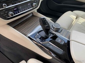 BMW 540i xDrive 250kW/Touring/ Luxury Line/Kůže/11.2017 - 11
