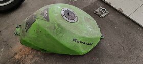 Prodám věci na ZX7R - 11