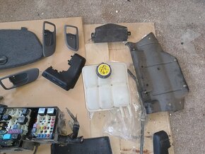 MAZDA 3 1.4 16v r.2007 / díly - 11