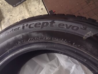 Prodám 215/60R17   96 H - 11