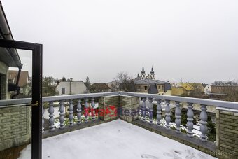Prodej rodinného domu, 387m2, garáž 50m2, ev.č. 00028 - 11