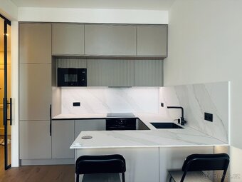 Prodej bytu 2+kk 44 m² Na spojce, Praha - Vršovice - 11