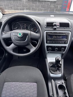 Škoda Octavia II 1.6 MPI - 11