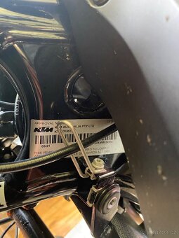 KTM 890 DUKE - 11