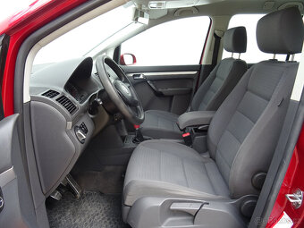 Volkswagen Touran 2.0TDi,103kW,s.navigace,tažné zařízení,kli - 11