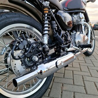 Kawasaki W800 Metallic Diablo Black - Nový motocykl - 11