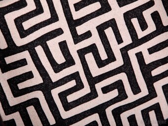 Přečalouněné starožitné křesílko, židle. - 11