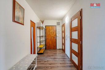 Prodej bytu 3+1, 73 m², Králův Dvůr, ul. Nad Stadionem - 11