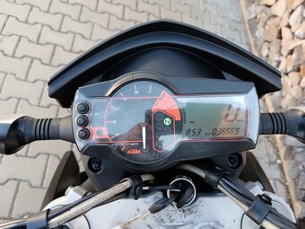 KTM 690 SM supermoto - 11