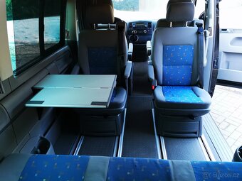 VW MULTIVAN T5 1.9TDI 75kW-WEBASTO-STOLEK-LŮŽKO - 11