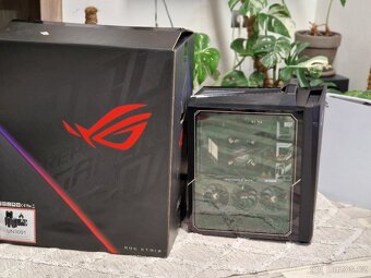Výkonný herní počítač Asus ROG Strix RTX 3080 - 11