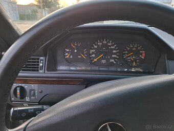 Mercedes w124  coupe - 11