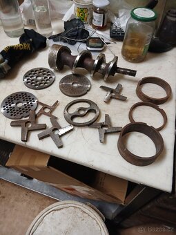 Řezačka na maso mlýnek - 11