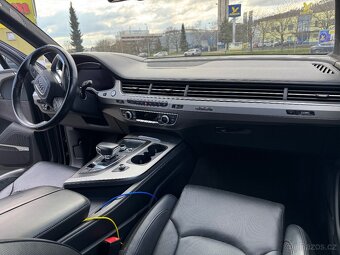Audi q7 S-line 3.0tdi 200kwt max výbava - 11