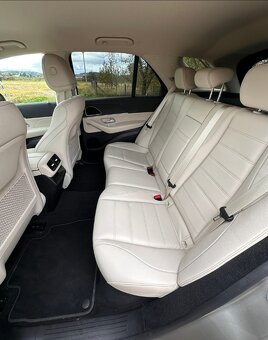 Mercedes-Benz GLE 450 4MATIC / 270 kW, rok 2022, benzín - 11