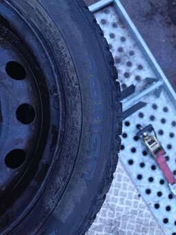 175/65 R14 zimní sada Nokian 6,5-7 mm + disk Peugeot 206 - 11
