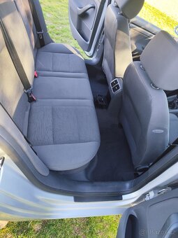 Volkswagen Golf V - 11