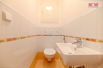Prodej bytu 2+kk, 58 m², Zlín, ul. Bartošova, garážové stání - 11