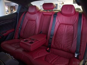 Maserati Ghibli S Q4 GranSport - 11