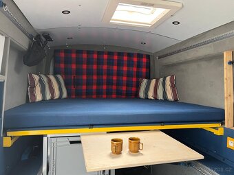 Obytný automobil Ford transit - 11