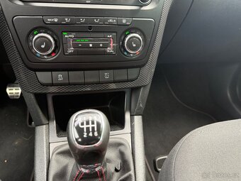 Škoda Yeti Monte Carlo 1.2tsi 77kw,navi,alu,bixenon - 11
