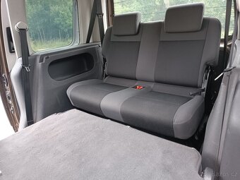 VW Caddy 1.6 TDI  7.Míst - 11
