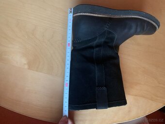 kotníkové kožešinové kozačky zn. Clarks - vel. 38 - 11