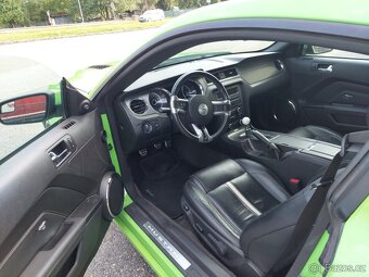 Ford mustang 5.0 GT  manuál - 11